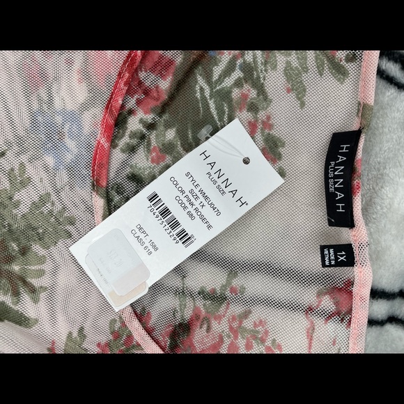 Sheer floral top - Picture 3 of 7